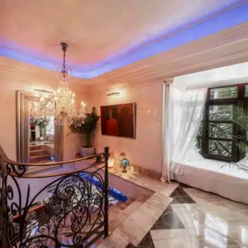 Frontline beach duplex apartment in the iconic Benábola, Puerto Banús Picture 7