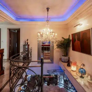 Frontline beach duplex apartment in the iconic Benábola, Puerto Banús Picture 9