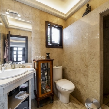 Frontline beach duplex apartment in the iconic Benábola, Puerto Banús Picture 19