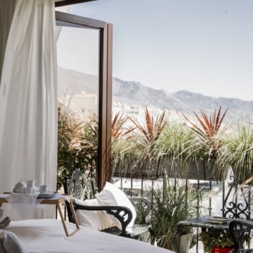 Frontline beach duplex apartment in the iconic Benábola, Puerto Banús Picture 22