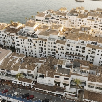 Frontline beach duplex apartment in the iconic Benábola, Puerto Banús Picture 26