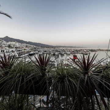 Frontline beach duplex apartment in the iconic Benábola, Puerto Banús Picture 28