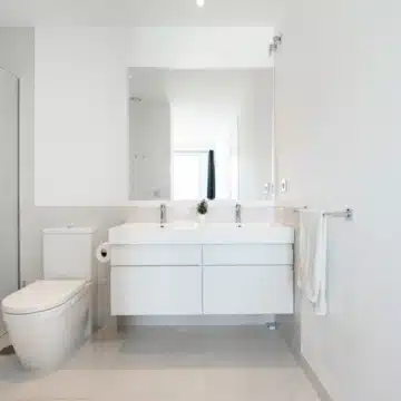 Modern 2-bedroom apartment in the gated and secure community of Belaire, Estepona Picture 31