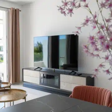 Modern 2-bedroom apartment in the gated and secure community of Belaire, Estepona Picture 4