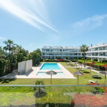 Modern 2-bedroom apartment in the gated and secure community of Belaire, Estepona Picture 0
