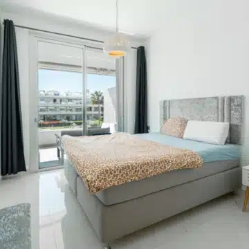 Modern 2-bedroom apartment in the gated and secure community of Belaire, Estepona Picture 21