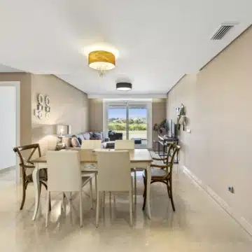 3-bedroom ground floor apartment with stunning open views of the golf course in Los Arqueros, Benahavís Picture 5