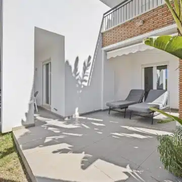 3-bedroom ground floor apartment with stunning open views of the golf course in Los Arqueros, Benahavís Picture 14