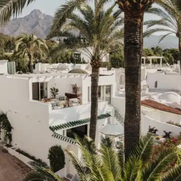 Beachfront semi-detached home in the exclusive Oasis Club, Marbella Golden Mile Picture 34