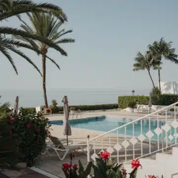 Beachfront semi-detached home in the exclusive Oasis Club, Marbella Golden Mile Picture 9