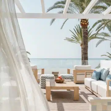 Beachfront semi-detached home in the exclusive Oasis Club, Marbella Golden Mile Picture 7