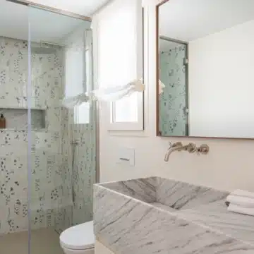 Beachfront semi-detached home in the exclusive Oasis Club, Marbella Golden Mile Picture 24