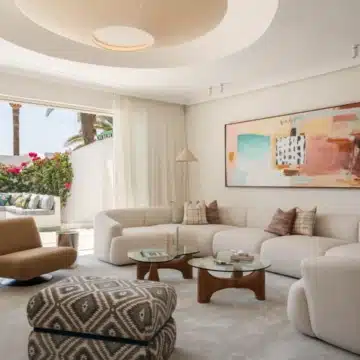 Beachfront semi-detached home in the exclusive Oasis Club, Marbella Golden Mile Picture 0