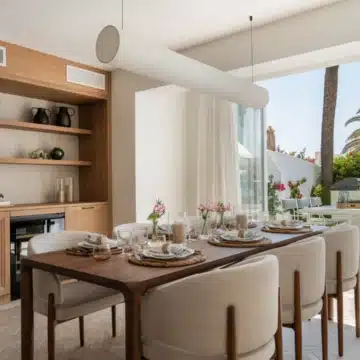 Beachfront semi-detached home in the exclusive Oasis Club, Marbella Golden Mile Picture 5