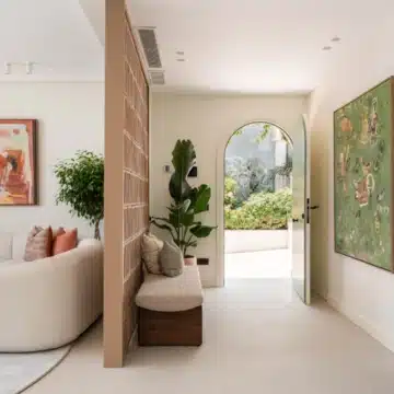 Beachfront semi-detached home in the exclusive Oasis Club, Marbella Golden Mile Picture 19