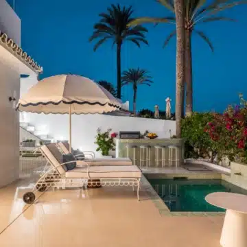 Beachfront semi-detached home in the exclusive Oasis Club, Marbella Golden Mile Picture 36