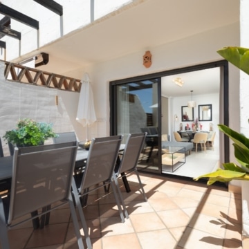 Elegant 2-bedroom apartment in the highly sought-after Sunset Golf residential complex in La Resina Golf, Estepona Picture 15