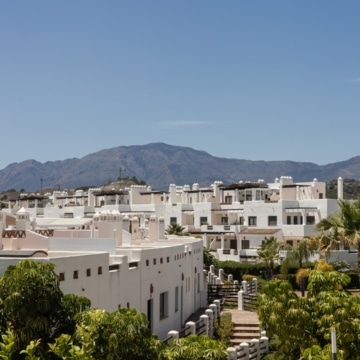 Elegant 2-bedroom apartment in the highly sought-after Sunset Golf residential complex in La Resina Golf, Estepona Picture 12