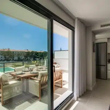 Stylish 2-bedroom apartment with open views in Aranya, Selwo Picture 19