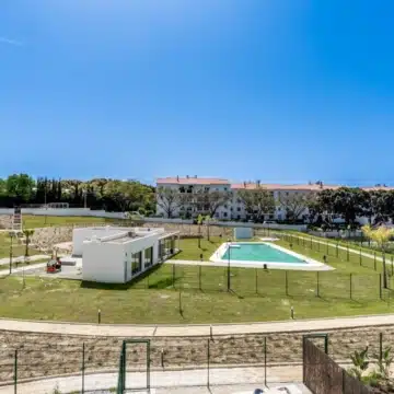 Stylish 2-bedroom apartment with open views in Aranya, Selwo Picture 21