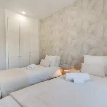 Stylish 2-bedroom apartment with open views in Aranya, Selwo Picture 15