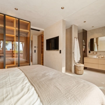 Fully renovated 4-bedroom townhouse boasting panoramic views in Monte Marbella Club, Marbella Golden Mile Picture 11