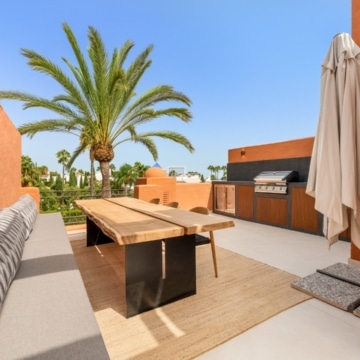 Fully renovated 4-bedroom townhouse boasting panoramic views in Monte Marbella Club, Marbella Golden Mile Picture 15