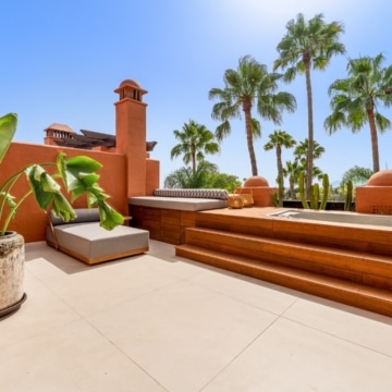 Fully renovated 4-bedroom townhouse boasting panoramic views in Monte Marbella Club, Marbella Golden Mile Picture 32