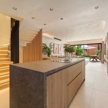 Fully renovated 4-bedroom townhouse boasting panoramic views in Monte Marbella Club, Marbella Golden Mile Picture 6