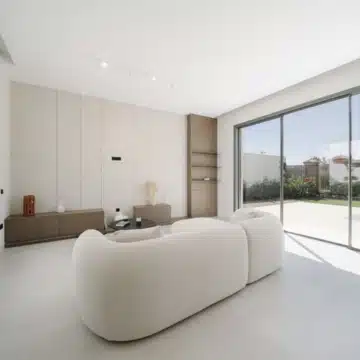 Exceptional detached villa with captivating Mediterranean views in Estepona West Picture 6