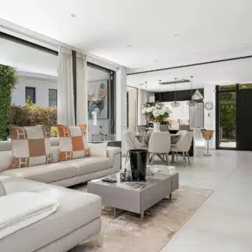 Modern villa within the exclusive residential enclave of La Arboleda, Estepona East Picture 0