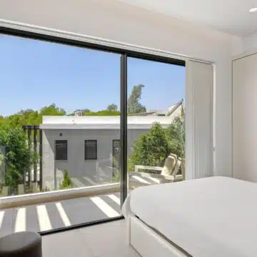 Modern villa within the exclusive residential enclave of La Arboleda, Estepona East Picture 16