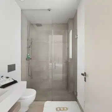 Modern villa within the exclusive residential enclave of La Arboleda, Estepona East Picture 19