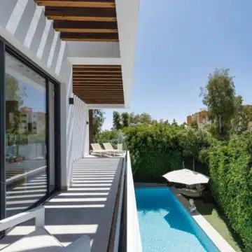 Modern villa within the exclusive residential enclave of La Arboleda, Estepona East Picture 5