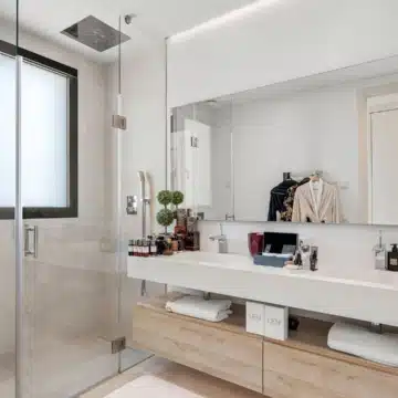 Modern villa within the exclusive residential enclave of La Arboleda, Estepona East Picture 24