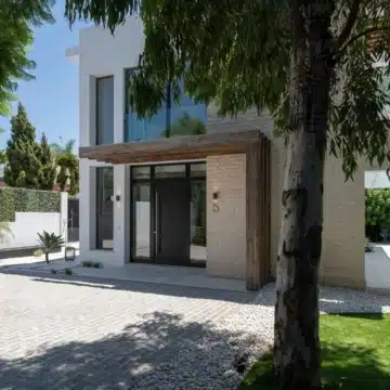 Modern villa within the exclusive residential enclave of La Arboleda, Estepona East Picture 28