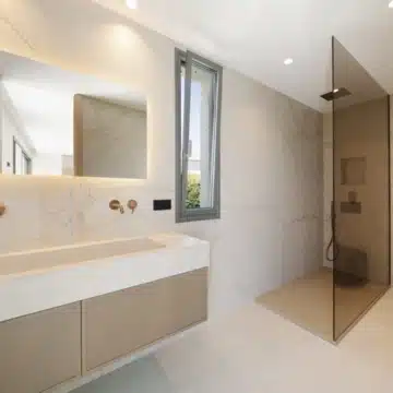 Exceptional detached villa with captivating Mediterranean views in Estepona West Picture 40