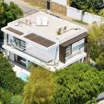 Modern villa within the exclusive residential enclave of La Arboleda, Estepona East Picture 30