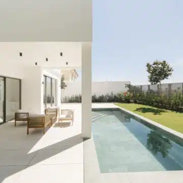 Exceptional detached villa with captivating Mediterranean views in Estepona West Picture 12