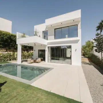 Exceptional detached villa with captivating Mediterranean views in Estepona West Picture 44