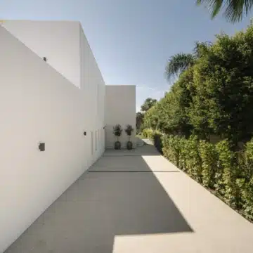 Exceptional detached villa with captivating Mediterranean views in Estepona West Picture 46