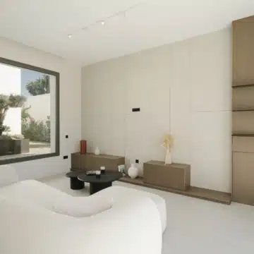 Exceptional detached villa with captivating Mediterranean views in Estepona West Picture 16