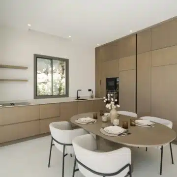 Exceptional detached villa with captivating Mediterranean views in Estepona West Picture 17