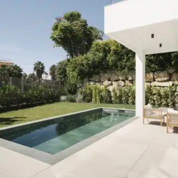 Exceptional detached villa with captivating Mediterranean views in Estepona West Picture 48