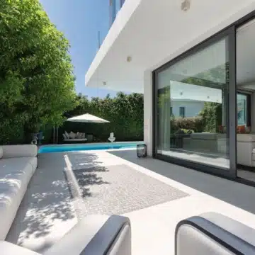 Modern villa within the exclusive residential enclave of La Arboleda, Estepona East Picture 12