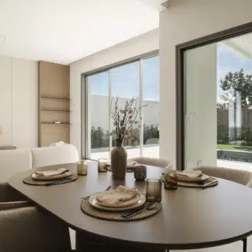 Exceptional detached villa with captivating Mediterranean views in Estepona West Picture 3