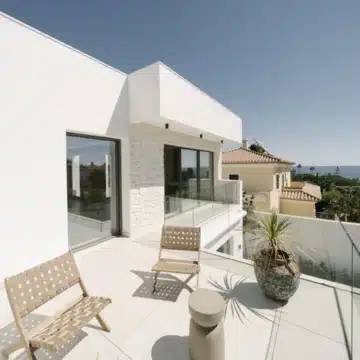 Exceptional detached villa with captivating Mediterranean views in Estepona West Picture 20