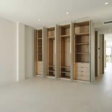 Exceptional detached villa with captivating Mediterranean views in Estepona West Picture 21