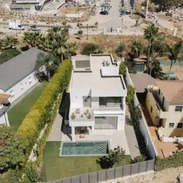 Exceptional detached villa with captivating Mediterranean views in Estepona West Picture 59