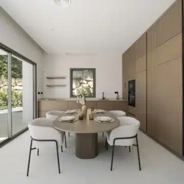 Exceptional detached villa with captivating Mediterranean views in Estepona West Picture 9